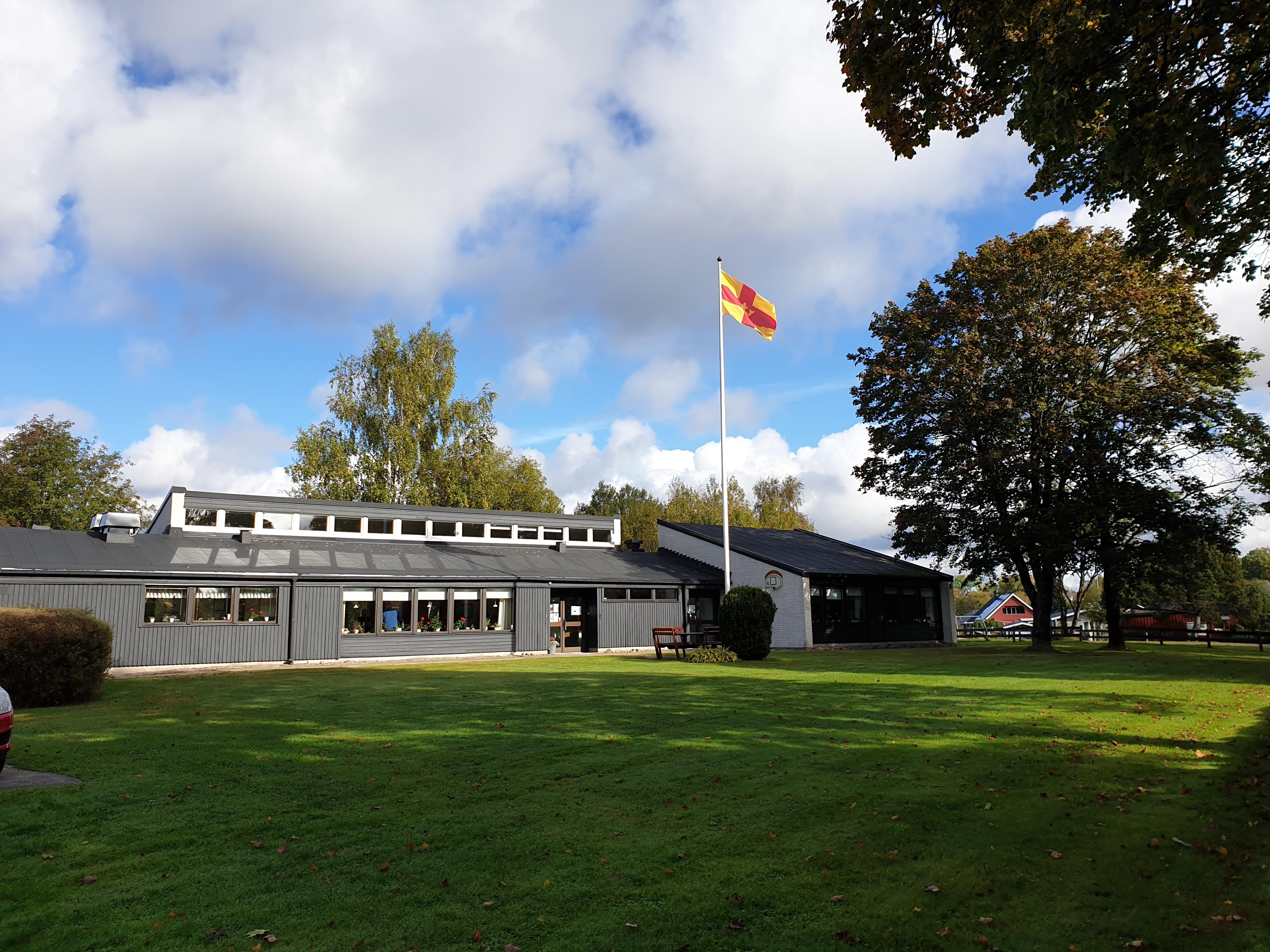 Sö 15:00 Familjegudstjänst, utdelning av barnbiblar, Kyrkis, fika, Anna Frisk.